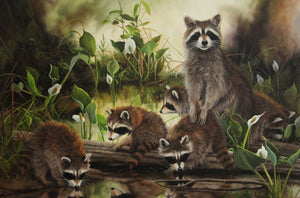 Tableau original de Gisèle Benoit peintre animalière et naturaliste, huile sur toile, scène de la faune canadienne, galerie d’art, Centre Monique et Gisèle Benoit, Sainte-Anne-des-Monts, Gaspésie, art animalier, musée, exposition, peintures, cadres. Ratons laveurs, fleurs sauvages, scène d'été, scène de printemps.